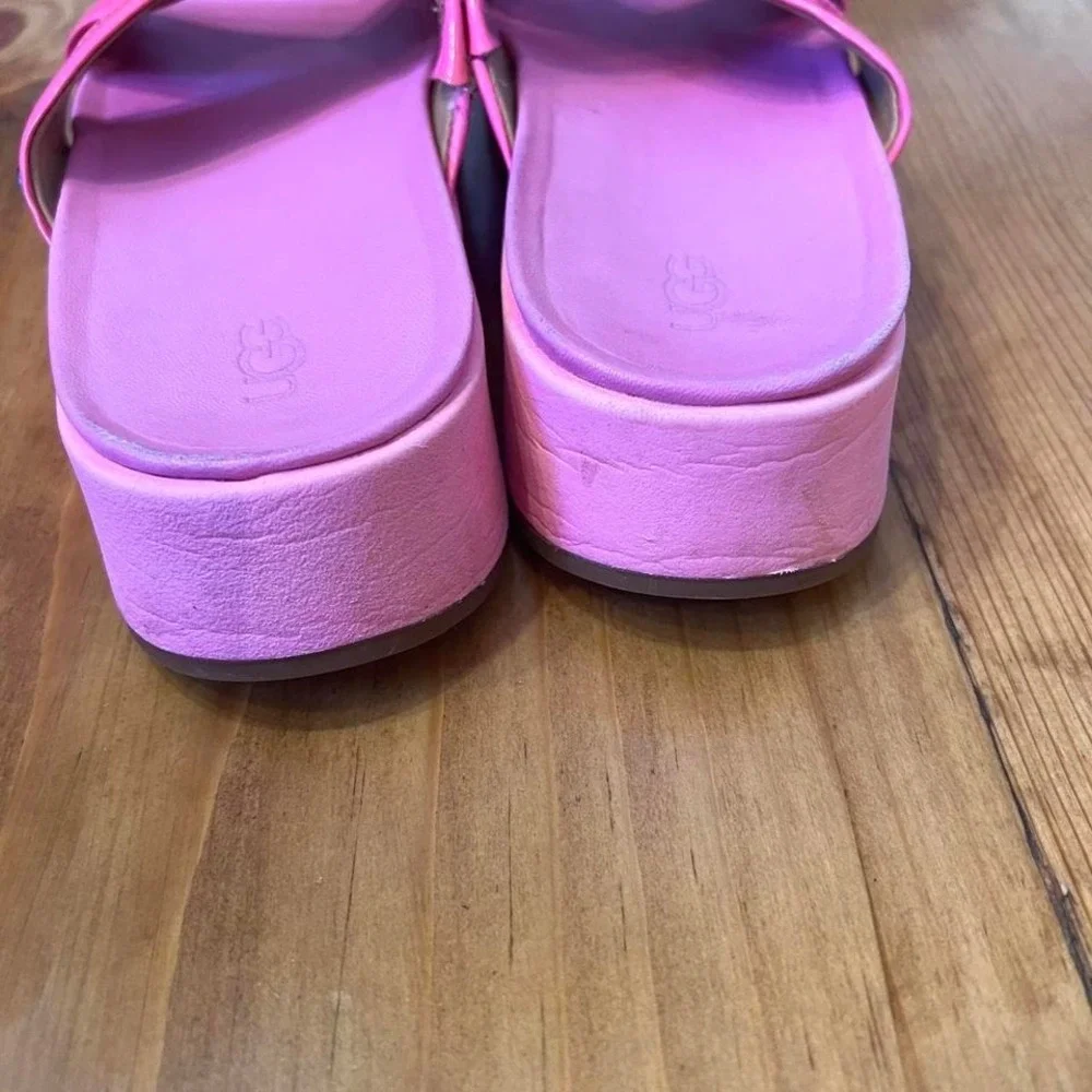 UGG Pink Patent Leather Platform Sandals Y2K Barbiecore Emily Slides Sz 7